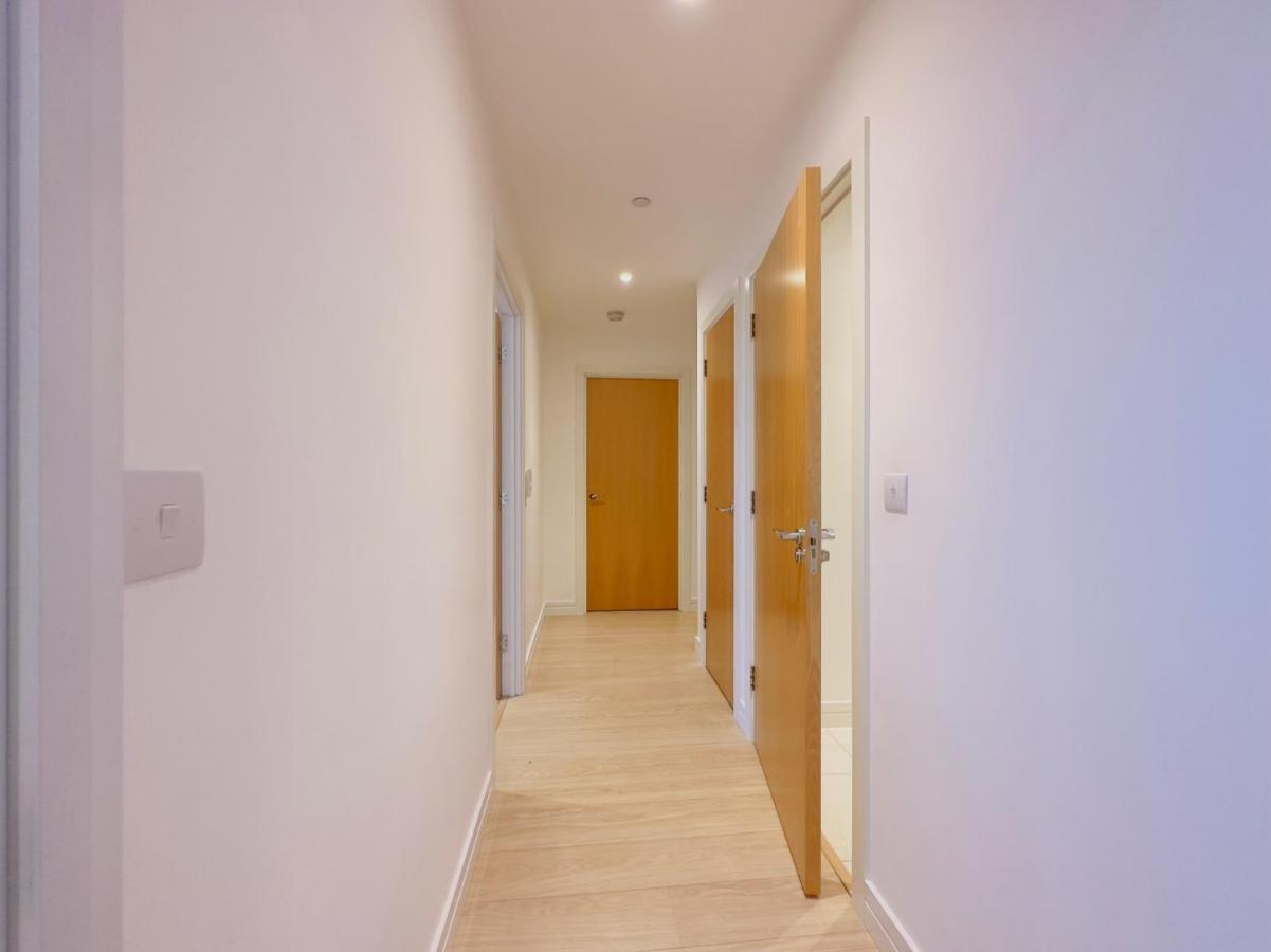 Ferienwohnung Luxurious Comfy Penthouse - Steps To East Croydon Train Station - Views Exterior foto