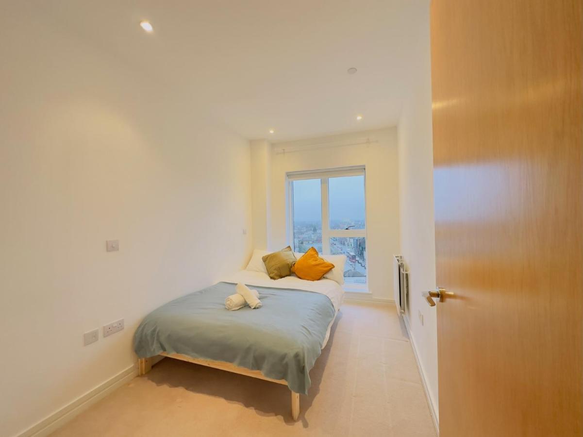 Ferienwohnung Luxurious Comfy Penthouse - Steps To East Croydon Train Station - Views Exterior foto