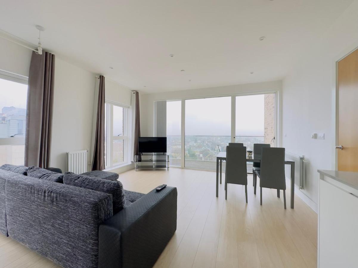 Ferienwohnung Luxurious Comfy Penthouse - Steps To East Croydon Train Station - Views Exterior foto